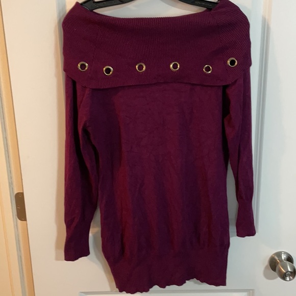 Off the shoulder sweater - Picture 5 of 5